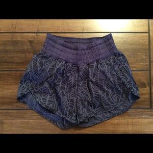 Lululemon shorts size 4